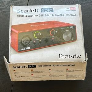 Scarlett solo audio interface amp